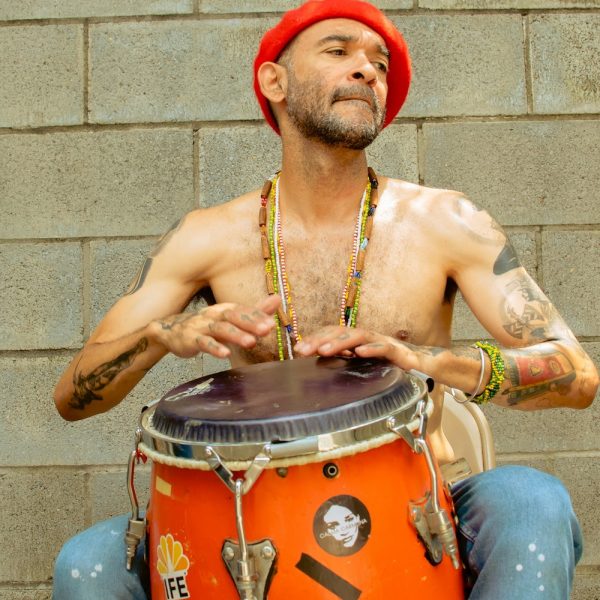 ÌFÉ Returns With New Single: “Fake Blood”