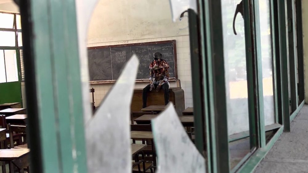 Mapiko Screenshot from the film filmed by Pierre Busierre