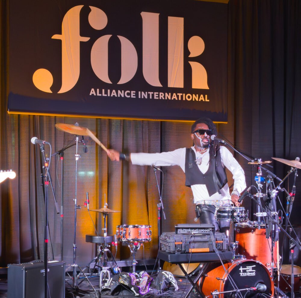 Back-handed crash cymbal